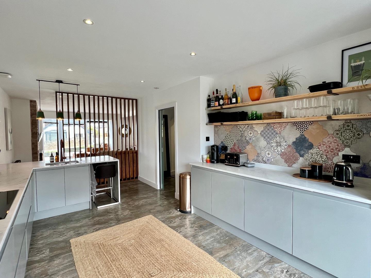 Seaview Drive, Ogmore-By-Sea, Vale of Glamorgan, CF32 0PB